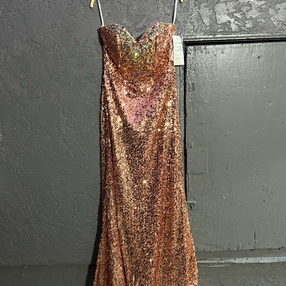 Elegant Sequin Evening Gown in Gold